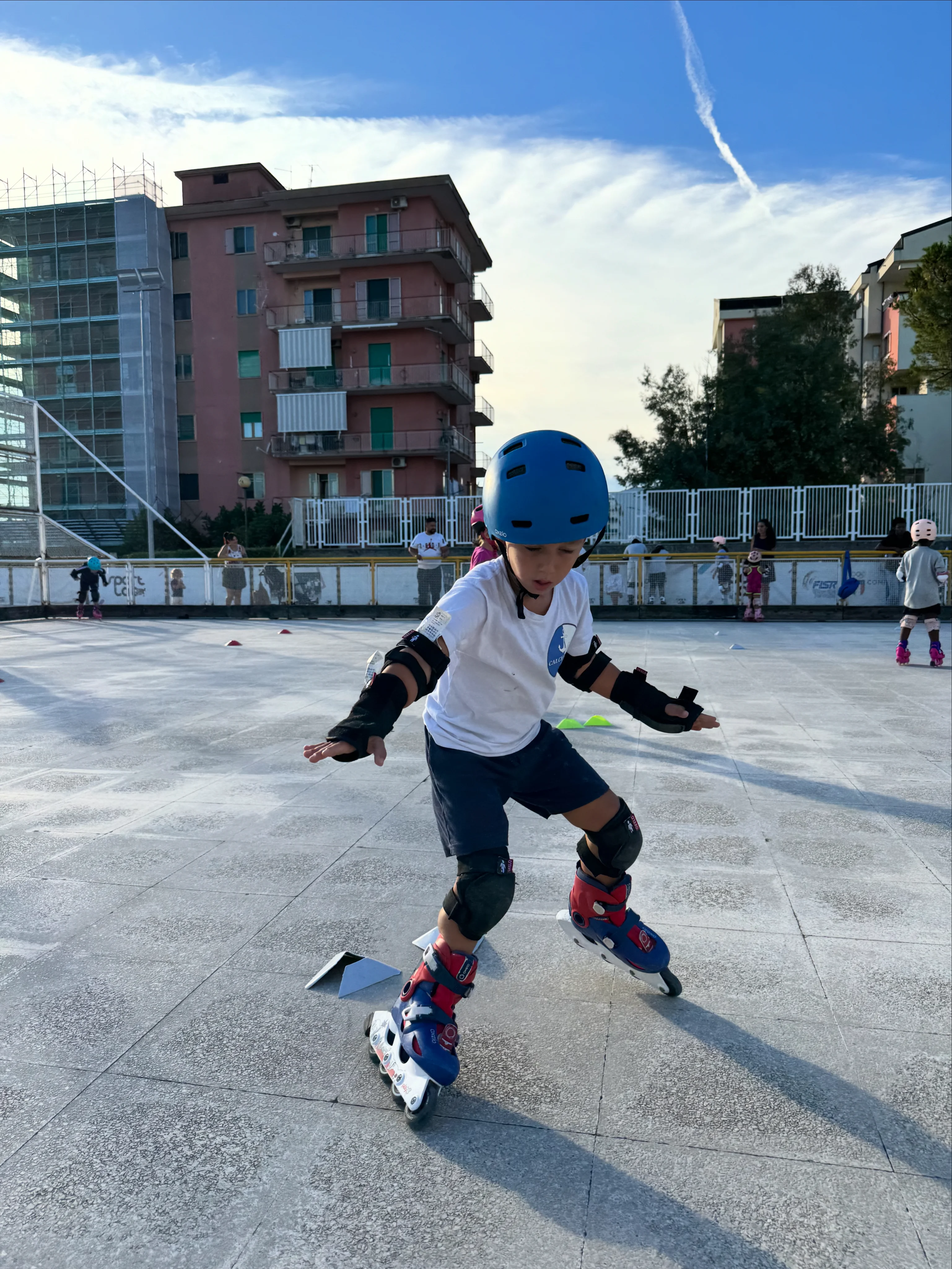 Bambino pronto per la prova di pattinaggio a Salerno - ASD Sport Lab