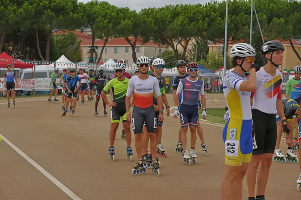 Atleti Seniores in attesa della partenza sul circuito di Vado Ligure